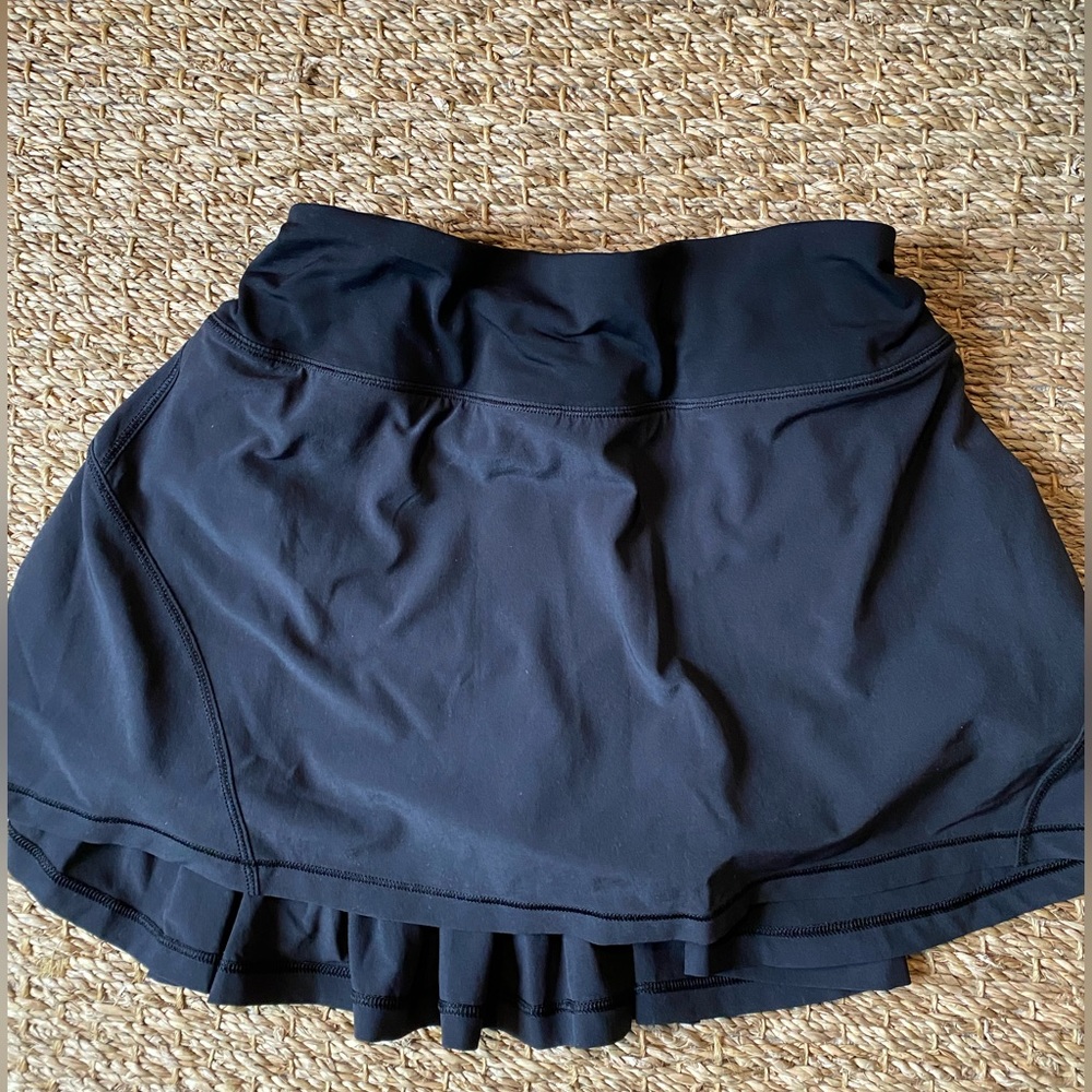 LULULEMON Skirt with pleats on the back